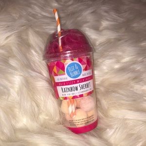 Bath Bomb Set With Scrubbie